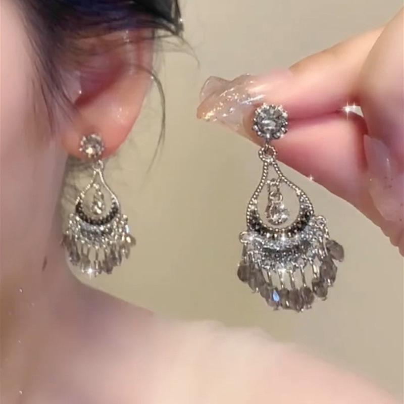 2025 Trendy Large Earrings: Simple, Cool, Versatile - Perfect for Round Faces