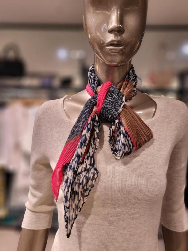 Pleated Colorful Scarf JBW5NSAM1800