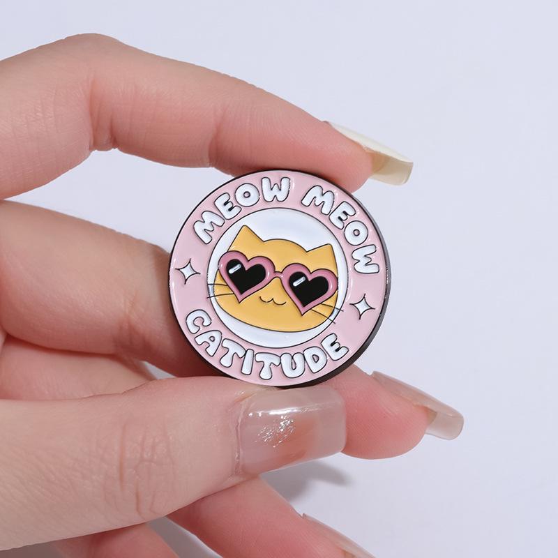 Custom Cartoon Cat Round Metal Badge for Clothes, Bags, or Brooches