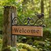 Bird Welcome Sign Mini Sign, Retro Carved Wooden Panel with Iron Frame Wall Vintage Decoration Mounting for Outdoor Porch Courtyard Gates Fences,