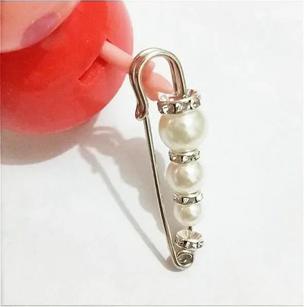 European and American Personalized Decorative Brooch Pearl Retro Diamond-encrusted Metal Beaded Silk Scarf Buckle Pearl Brooch