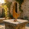 Backyard Entrance Metal Craft Rooster Statue Rustic Distressed Iron Figurine Farmhouse Stable Base Garden Sculpture Tabletop Outdoor Decor for Lawn