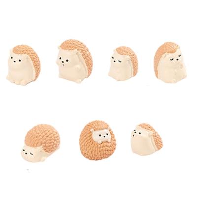 Pack of 7 Resin Hedgehog Miniature Figures Ornaments for DIY Garden Landscaping and Home Office Desktop Decoration Gift