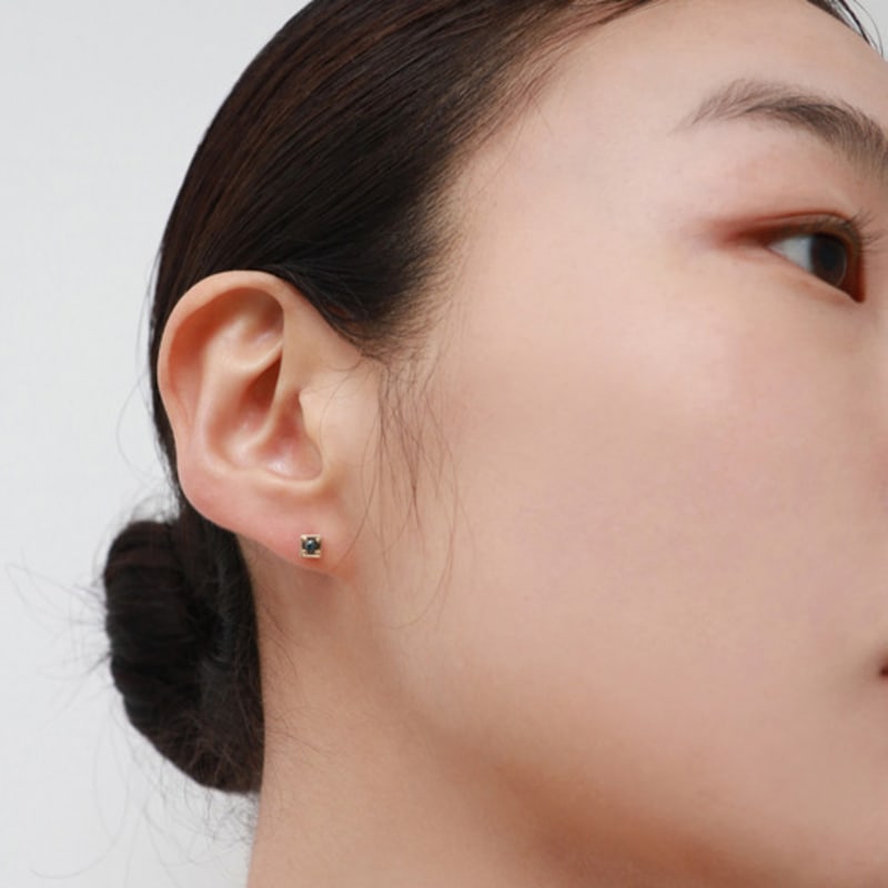 Less Is More 14K Gold Blue Flower Earring & Piercing