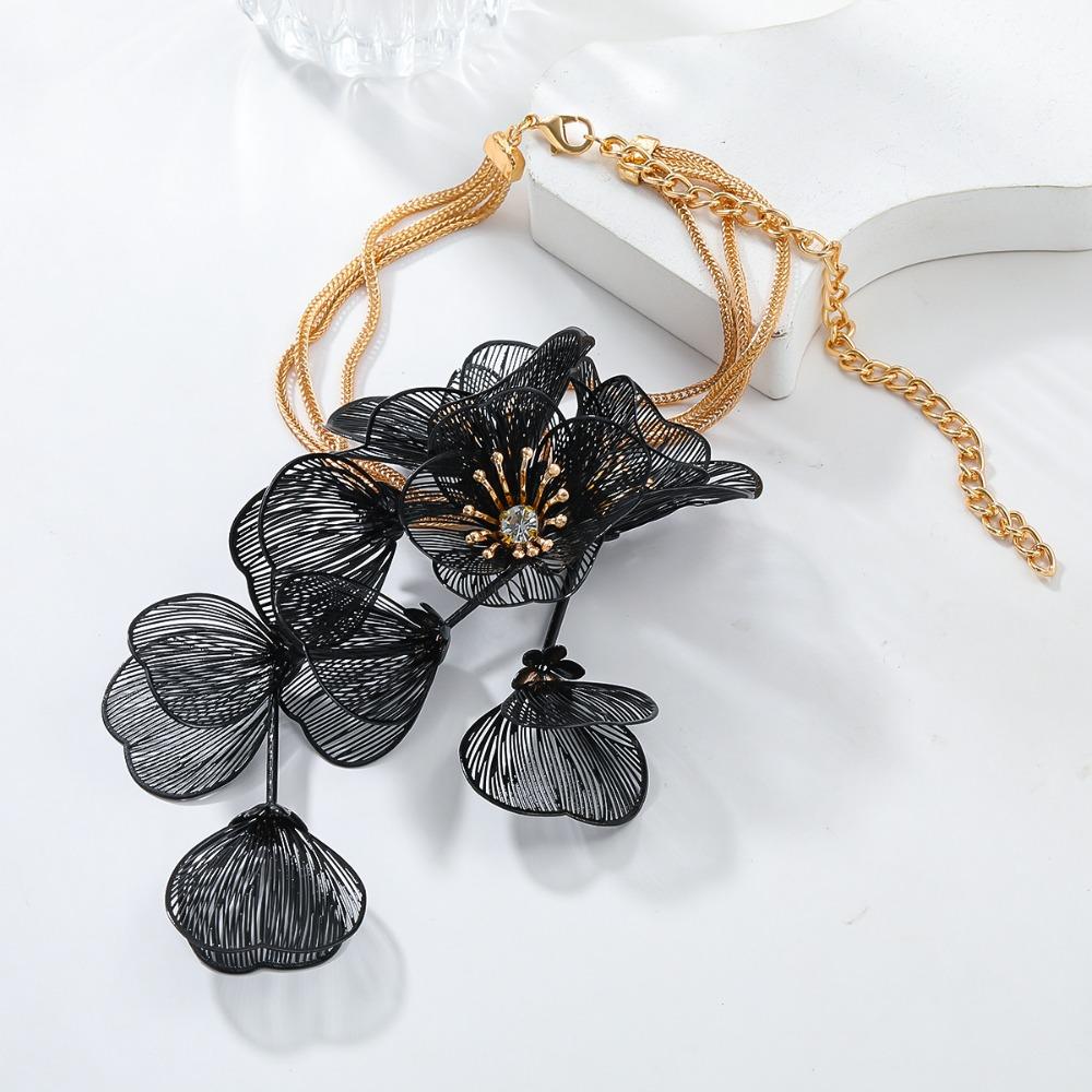 Luxury Cutout Flower Neck Pendant Zinc Zinc Alloy Floral Tassel Necklace Exaggerated Flower Necklace Girls