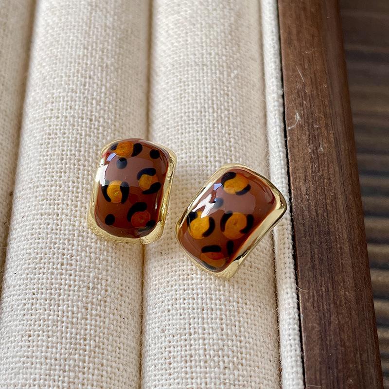 Natural tiger's eye stone series stud earrings for women Maillard exquisite retro earrings niche light luxury high-end temperament earrings