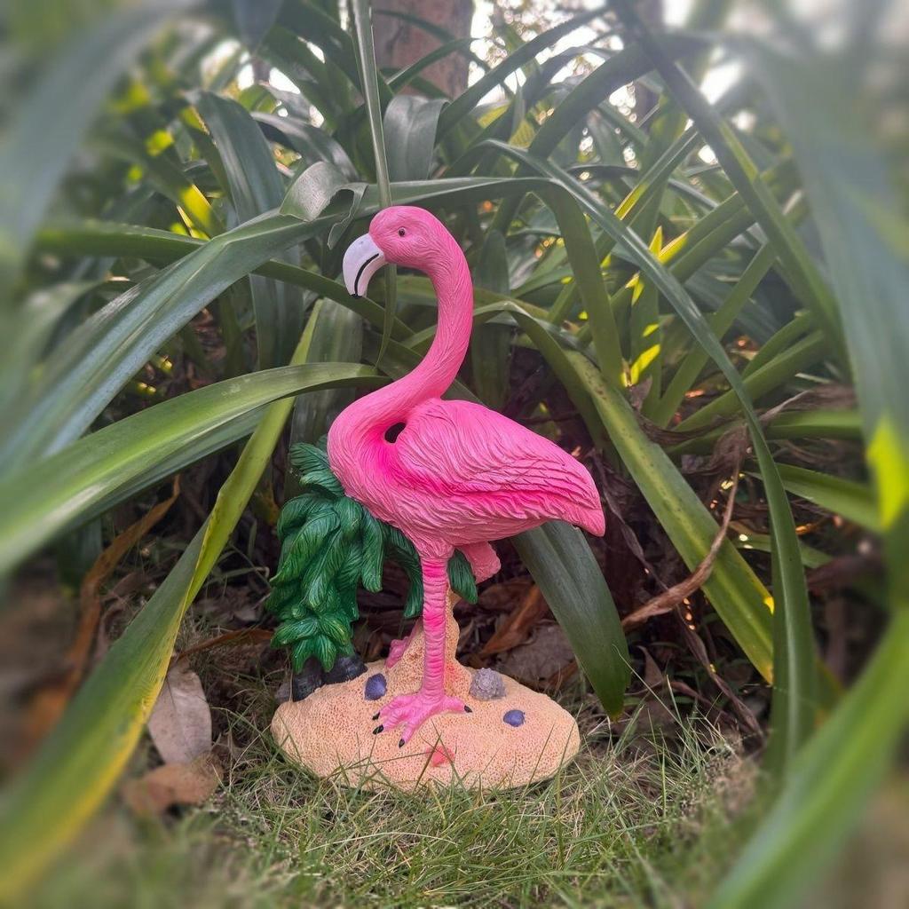 Clearance Resin Coconut Tree & Flamingo Garden Ornaments for Outdoor Balcony & Courtyard