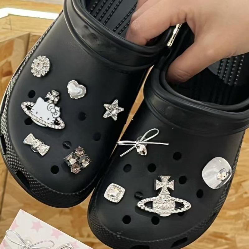 

Милый мультяшный Хелло Китти Планета Сердечко Набор подвесок для обуви Съемные Прекрасные Аксессуары для украшения обуви Подарок 1set