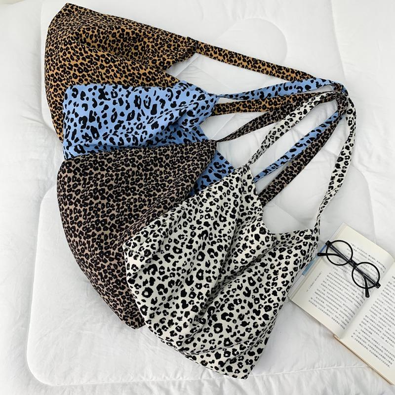 A Crossbody Bag with A Zipper and A Large-capacity Single-shoulder Shopping Bag