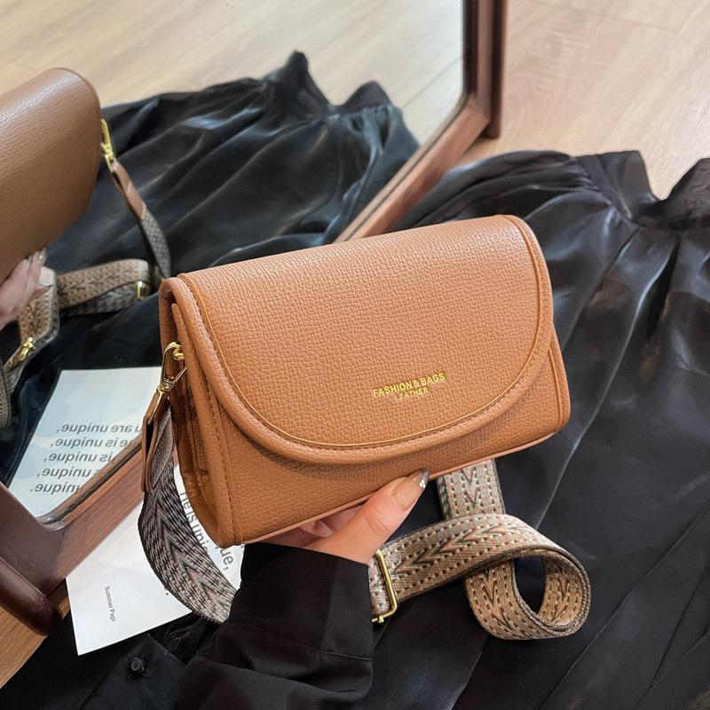 Today's Popular Small Bags for Women's Spring and Summer Versatile New Textured Messenger Bags for Women's Shoulder Small Square Bags