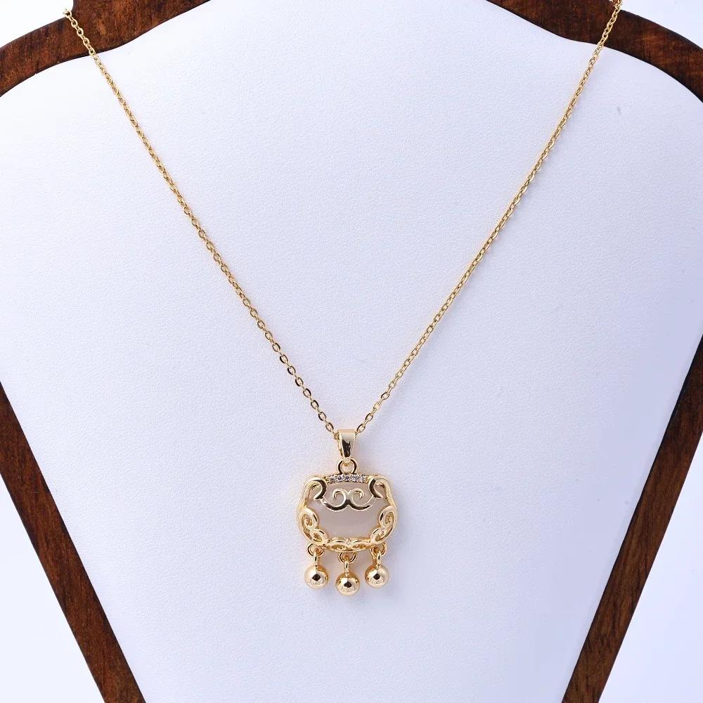 Titanium steel non fading necklace, women's cat eye stone, safety lock, light luxury, niche design, collarbone chain, versatile,