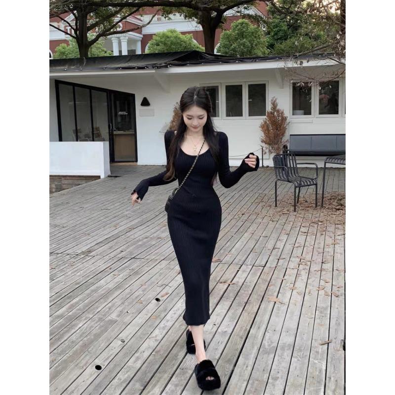 

Осень и зима новый темперамент рукава-колокольчики чистый ветер желания низ бедра длинное платье ретро облегающее и стройнящее вязаное платье женское XL чёрный