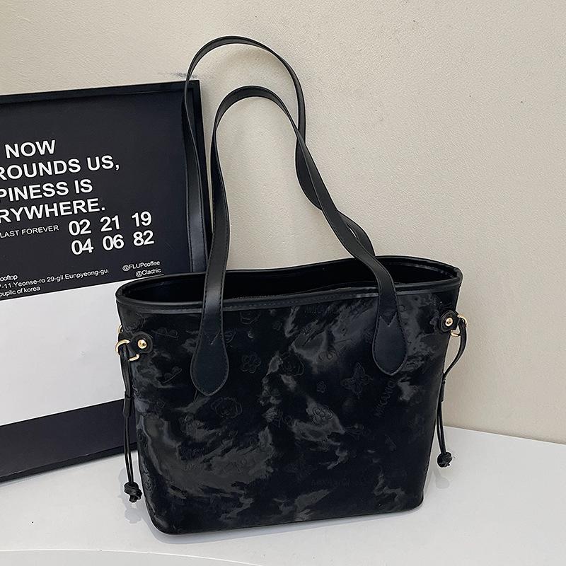 Frühlingsneues Produkt, niedliche geprägte Tragetasche, Studenten-Pendler-Nische, Damen-Schultertasche mit großem Fassungsvermögen