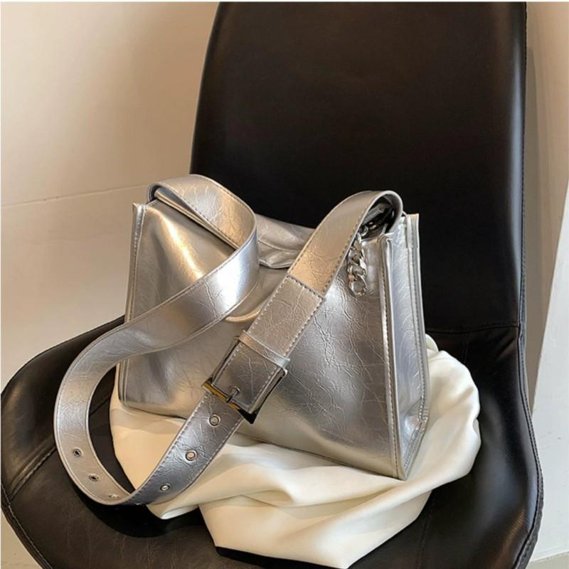 Retro Hot Girl Silver Harajuku Tote Bag Women Chain Square Leather Large Capacity Shoulder Bag Ladies Fashion Y2k Crossbody Bags
