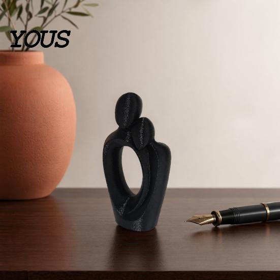 3D Molded Couple Figure Printed One Heart Statue, Abstract Hugging Lovers Figurine with Stable Base, Minimalist Burr-free Contour Ornament