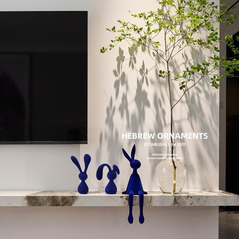 Neue Nordische Beflockung Galvanisieren Blaues Kaninchen Tier Skulptur Wohnzimmer TV Weinregal Büro Schreibtisch Heimdekoration Geschenke