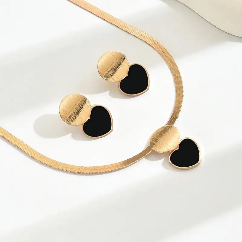 Elegant Clavicle Geometric Heart Pendant Necklace Earrings Jewelry Set French Retro Women'S Suit Batch
