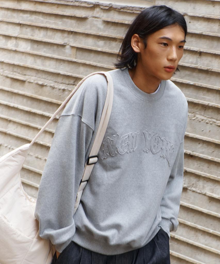 PAPERBOY New York Applique Sweatshirt - Black
