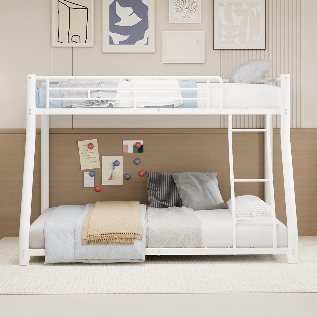 Estrutura de Metal Robusta para Cama Beliche, uma cama superior de 90*140cm e uma cama inferior de 140*190cm, Design que Economiza Espaço com Escada e Grades de Proteção de Comprimento Total.