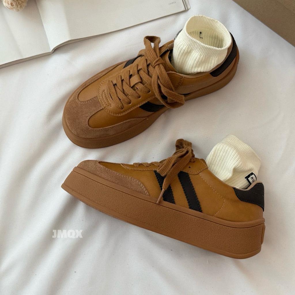 Koreanische Version von Plateau-Freizeit-Board-Schuhen für Damen, Herbst 2025, neu, retro, vielseitig, weiche Sohle, Leder, leichte Sport-Trainingsschuhe