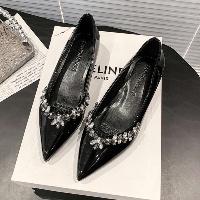 2025 new French evening wind rhinestone pointed flat shoes women's shallow mouth inner height increase single shoes commuter soft sole women's shoes