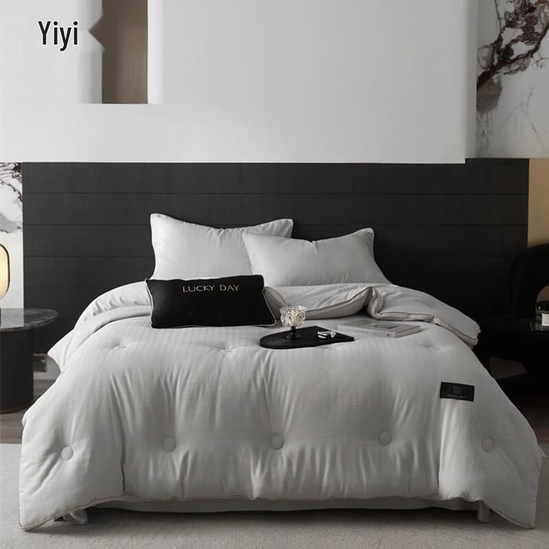 Yiyi Ai Chenille Jacquard Soy Blend Autumn/Winter Quilt