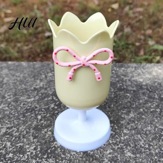Textured Pen Holder Tulip Cute Desktop Organizer for Girls Students Smooth Surface Multi-Function Pencil Cup Desk Decor Home Office Wear-resistant