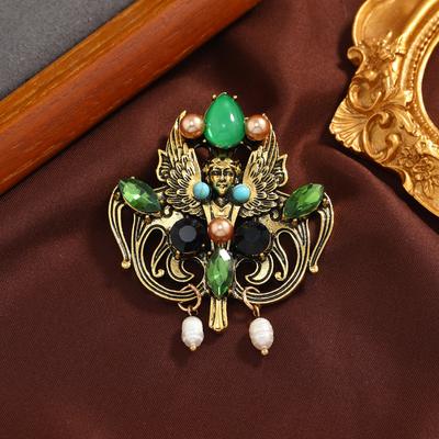 Spilla Barocca Vintage in Giada Intagliata e Perle Accessori Classici Vintage per Abbigliamento Donna Blazer