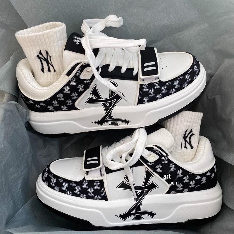 2025 Men's White Lightweight Versatile Thick-Soled Casual Sports Shoes