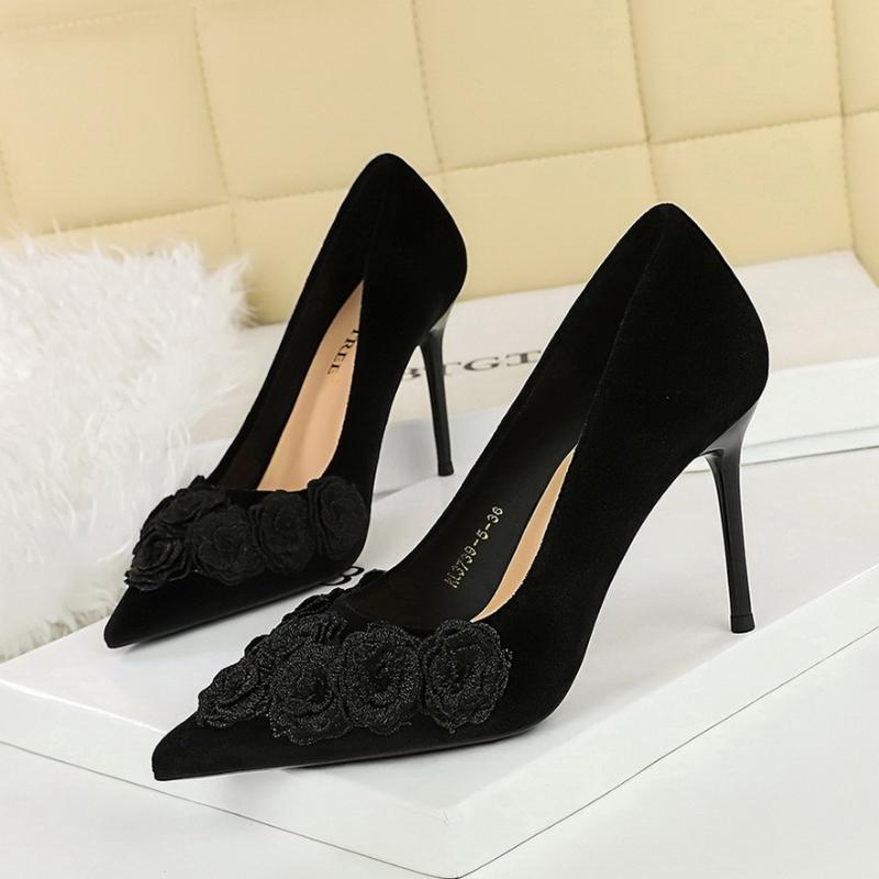 

Fashion Chinese Style Niche Pointed Toe Suede High Heels Thin Heels Shallow Mouth Single Shoes Women s Flower Cheongsam Women s Shoes 36