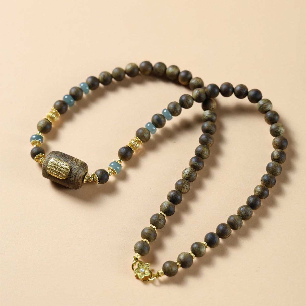 Chinese Style Jade & Agarwood Bracelet: Hot-Selling Five-Character Scripture Design 6mm