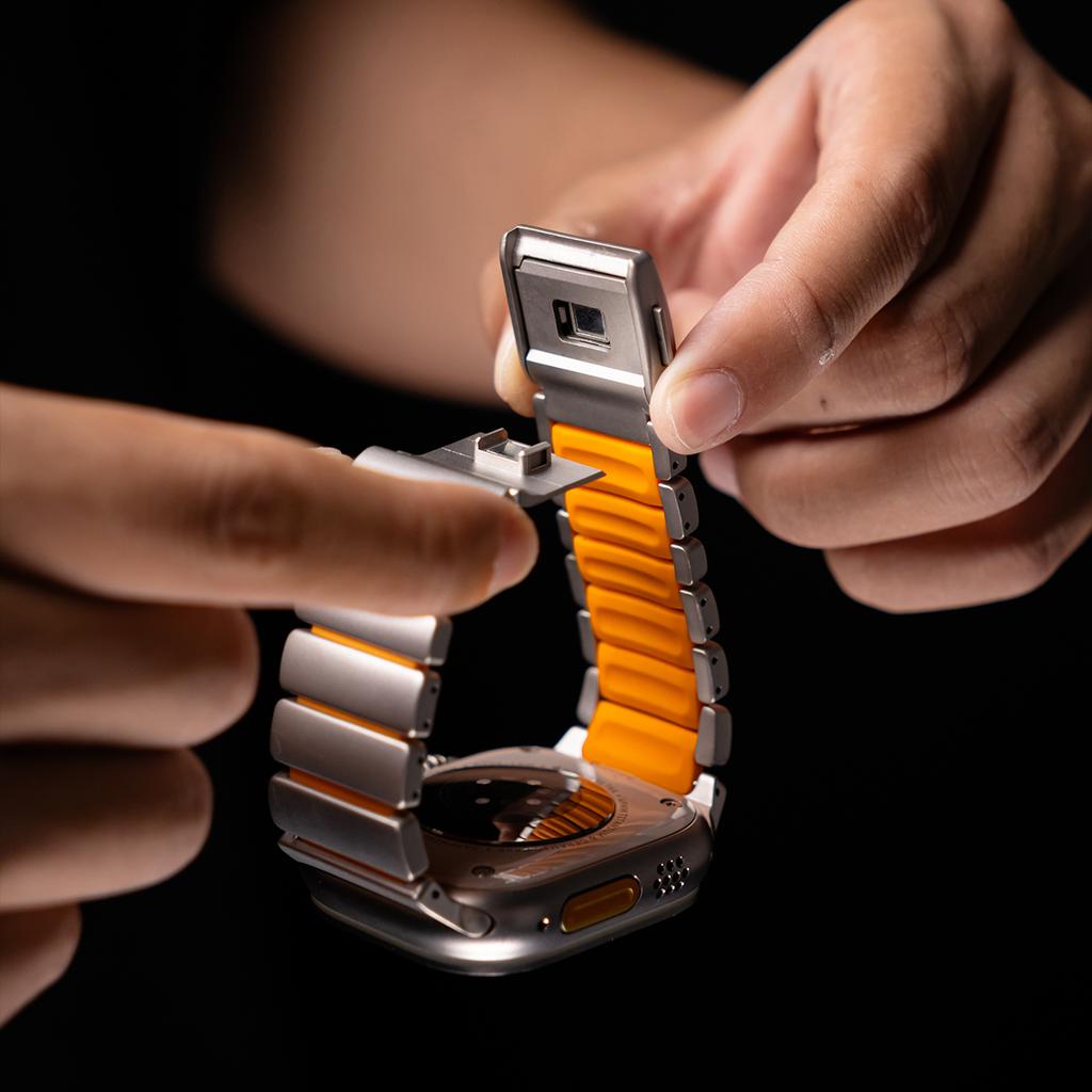 Titanium Rubber Band for Apple Watch Ultra 3 2 49mm Series 11 10 46mm 42mm Magnetic Strap for Iwatch  9 8 7 45mm 6 5 4 Se3 44mm