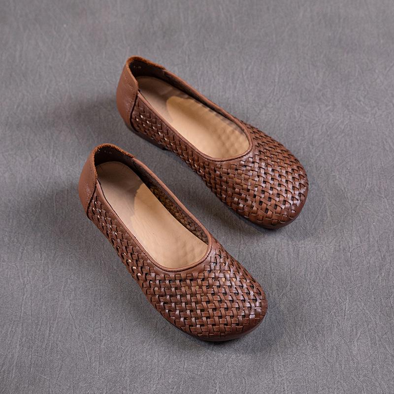 First layer cowhide mother shoes women's 2025 summer new hollow hole shoes leather flat bottom retro woven sandals women