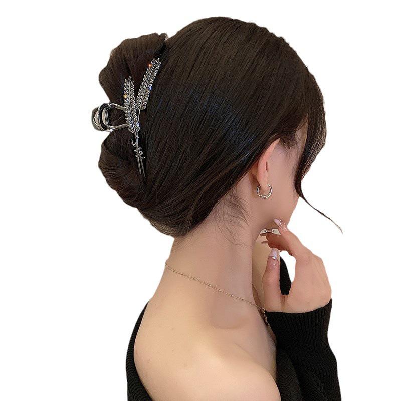Trendy Women's Wheat Ear Shark Hair Clip: Elegant, Fresh, Niche Design for a Classy Look