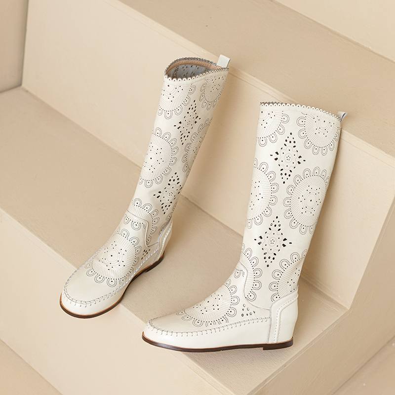 

Krazing Pot Кожа спилка коровы Круглый носок Размер 43 Летние сапоги Модные рыцарские сапоги Полые украшения Осенние сапоги Ботфорты 39 слоновая кость