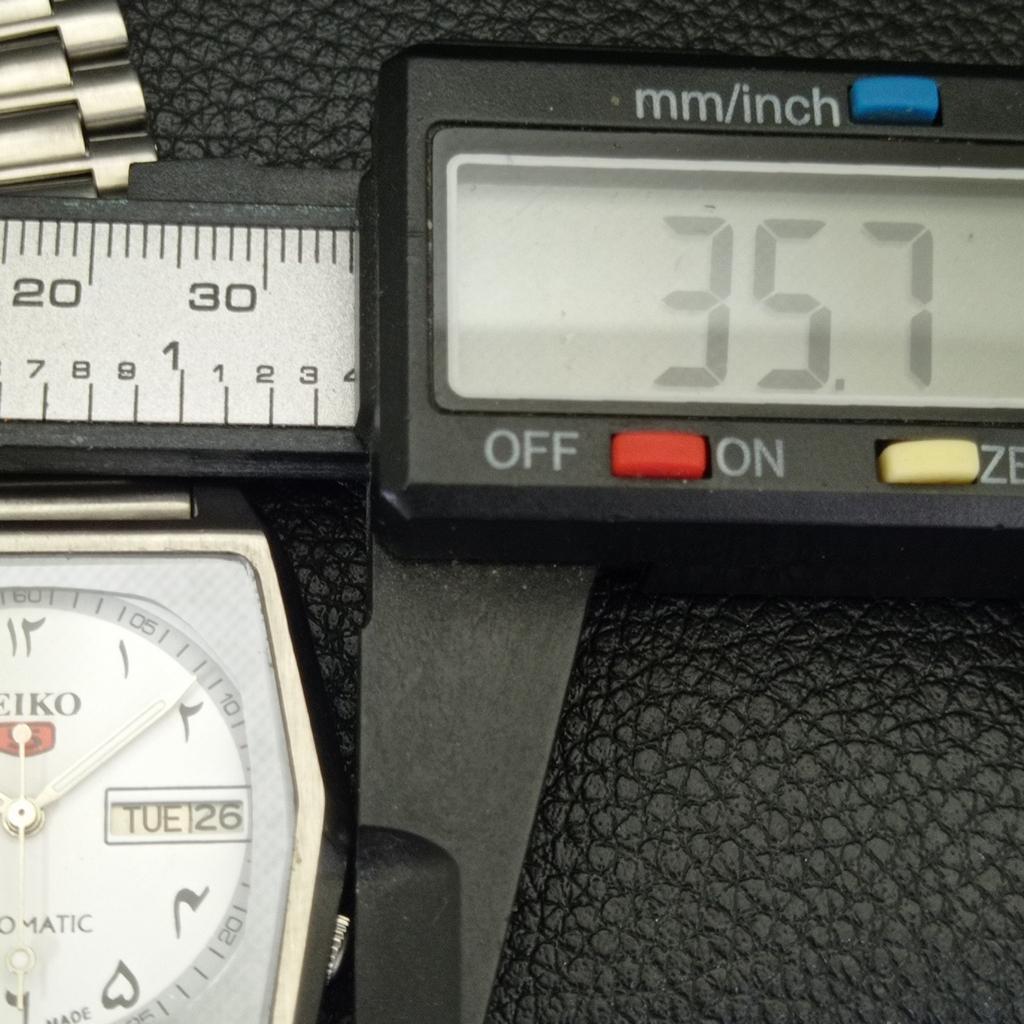 GENUINE VINTAGE SEIKO 5 AUTOMATIC 7009A JAPAN MENS WHITE DIAL WATCH A702439-5 R124-a702439