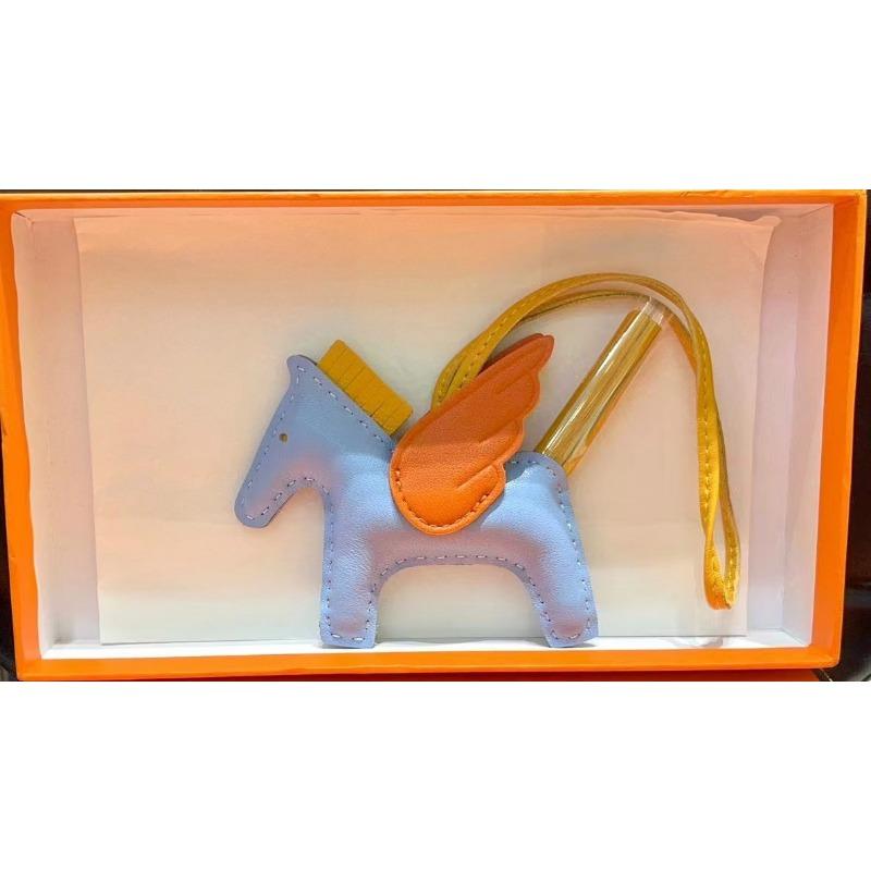 

Комплект материалов для кожаной подвески «Пегас», Крылья маленькой лошадки, Кожаная подвеска-аксессуар для сумки «Любовь к лошадям»