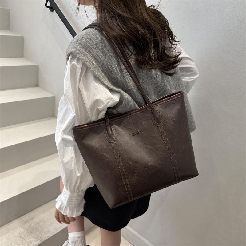 Versatile Retro Tote Bag - Large-Capacity Shoulder Bag for Commuting and Leisure, Korean Style