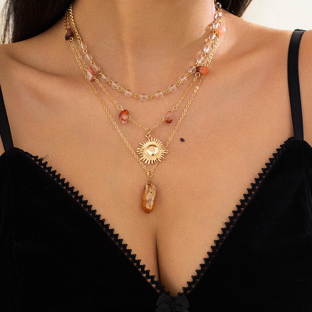 Holiday Wind Irregular Gravel Necklace Female, Stacked Metal Sunflower Pendant Collarbone Necklace