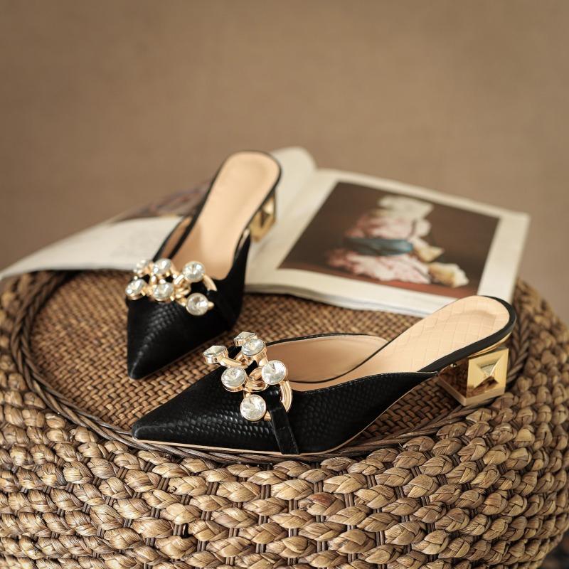 

Сандалии Baotou на среднем каблуке, весенние, новые, с острым носком, неглубоким носком, с металлической пряжкой и мягкой подошвой, нескользящие тапочки 40