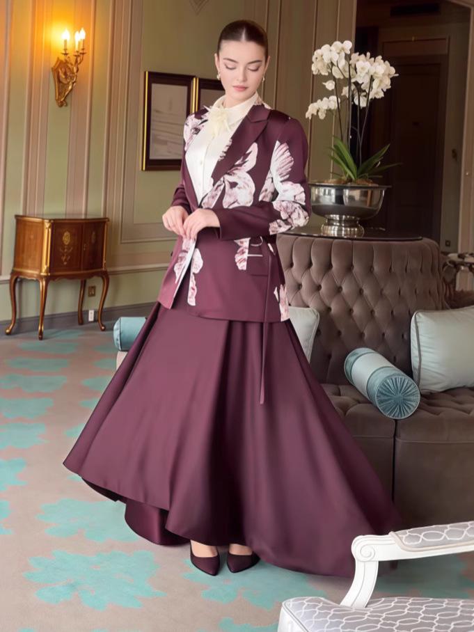 2025 European & American Summer Elegant Suit Jacket with High-Waisted Slimming Skirt Set
