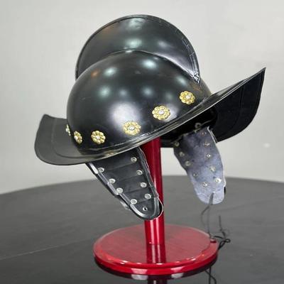 Capacete Morion Espanhol de Conquistador com Suporte Capacete de Aço Ennegrecido do século XVI Capacete de Armadura Medieval de Cavaleiro Forjado à Mão Presente