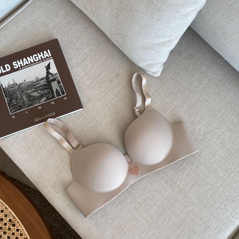 

Бесшовный бюстгальтер пуш-ап без косточек для девочек - против провисания, застежка на три ряда крючков и петель. 32/70AB света кофе