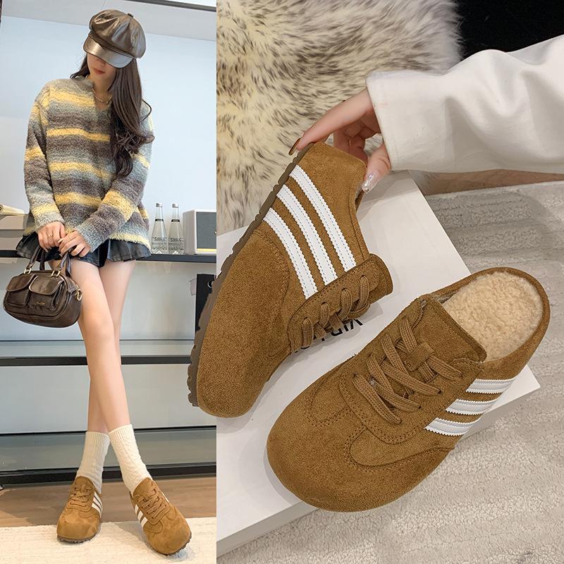 Three bars increase height by 5cm~ Women's outer wear 2025 autumn and winter new lazy shoes velvet soft-soled shoes German training half slippers