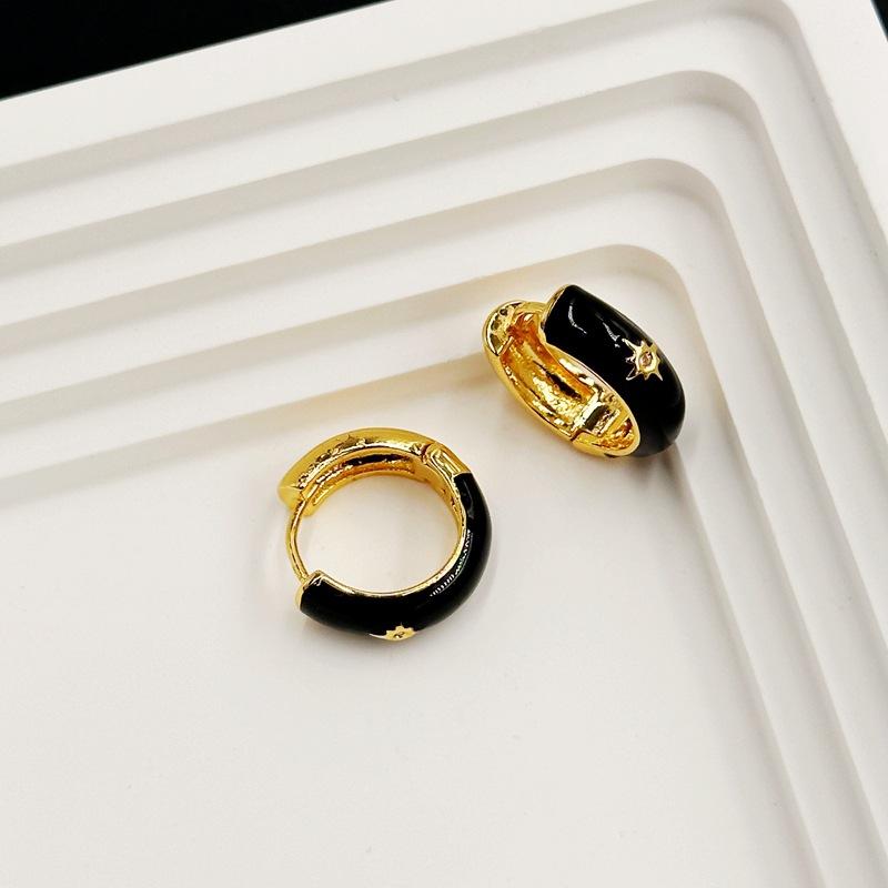 Manufacturer Supply Niche Design Earrings Black And White Drop Glaze Ear Buckles Advanced Sense Starlight Earrings Spot