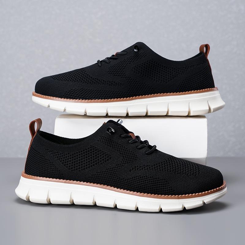 Popular Fashion and Lightweight Running Shoes Lace-up Sports and Leisure Men's Shoes Breathable Fly-woven Loafers Men's Large-size Men's Shoes