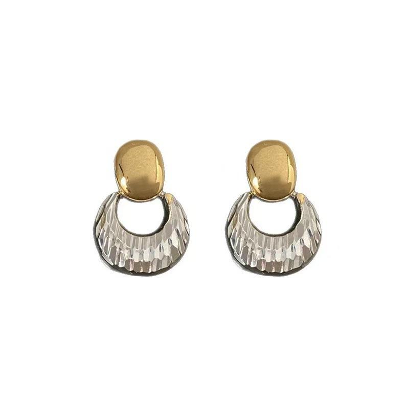 Gold And Silver Two-Color Plaid Flash Earrings French Retro Simple Light Luxury Temperament Earrings Versatile High-End Earrings Women