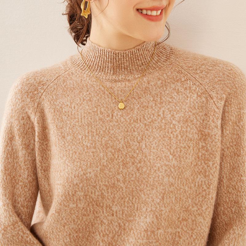 Damski kaszmirowy sweter z półwysokim dekoltem, luźny - Kolekcja Jesień/Zima