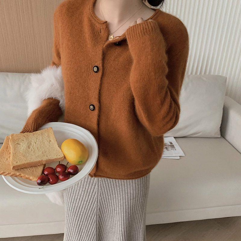 Women's Soft Style Solid Color Knit Cardigan Whitening Loose Lazy Top Hong Kong Retro Button Sweater Jacket