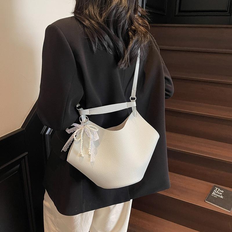 Premium Sense Hand Bag Women's New Fashion Casual Messenger Shoulder Bag Large Capacity Commuter Bucket Bag